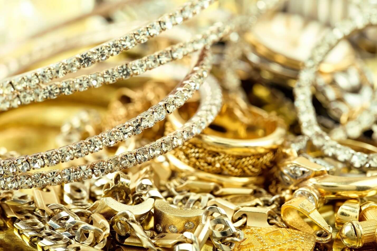 Sell Your Gold Today at Lewis Jewelers!